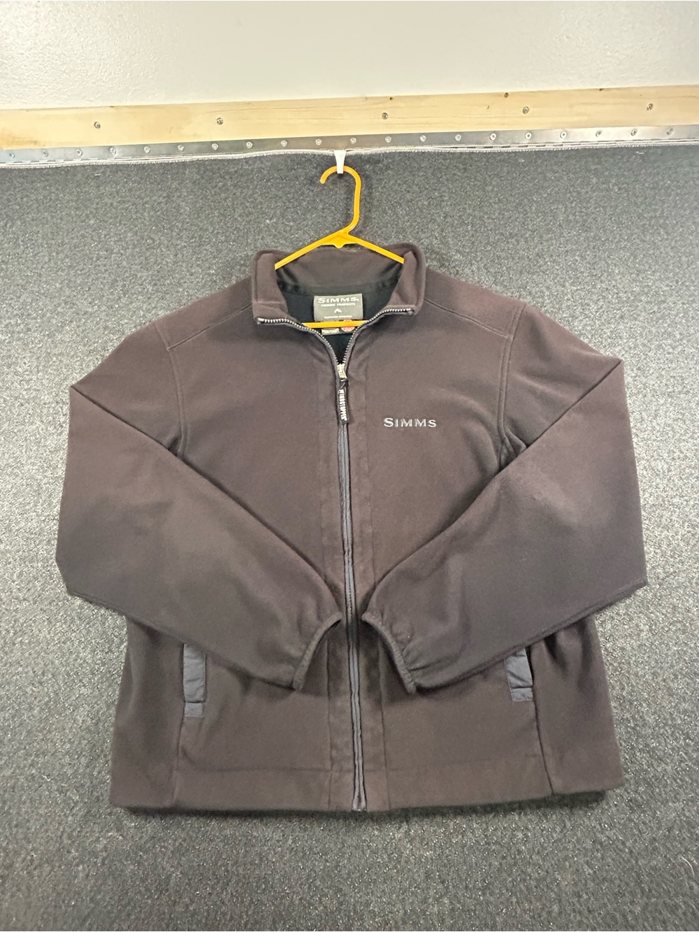 Simms Fishing Windstopper Fleece Jacket Mens M Gray Black Full Zip Made in USA